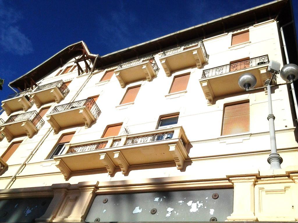 Hotel Nuovo Suisse Алассио Экстерьер фото