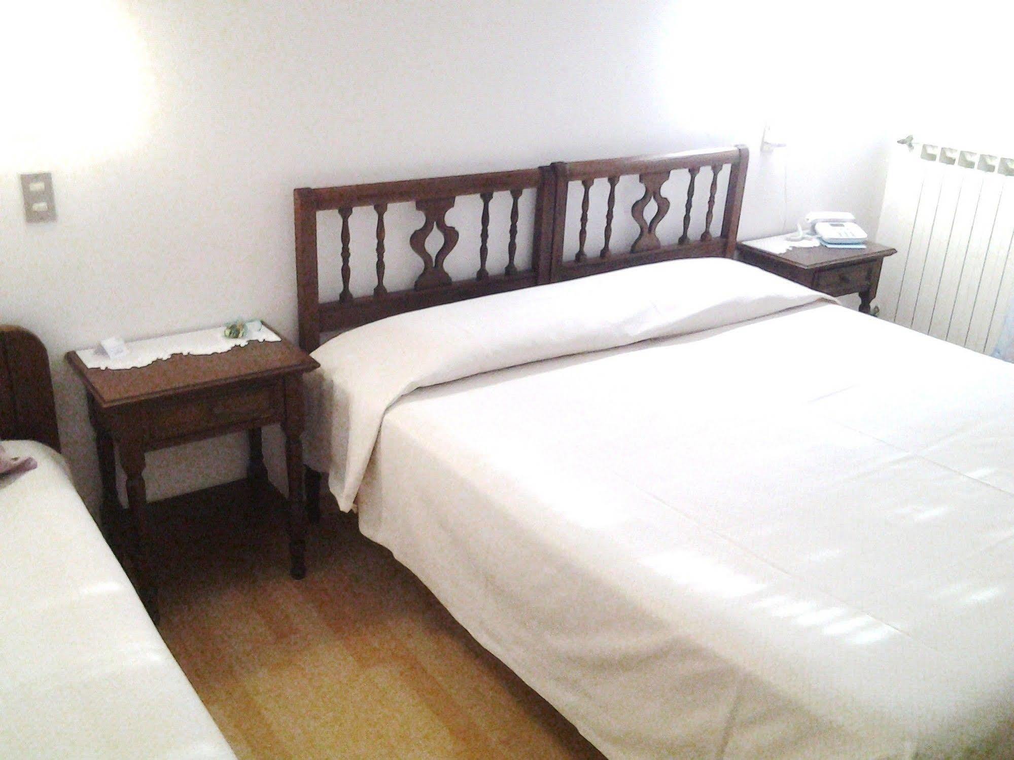 Hotel Nuovo Suisse Алассио Экстерьер фото
